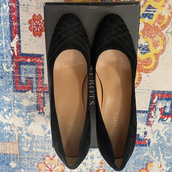 Talbots 8 1/2 B Suede Black Mid Heel Pumps Shoes w/Box - Picture 2 of 9